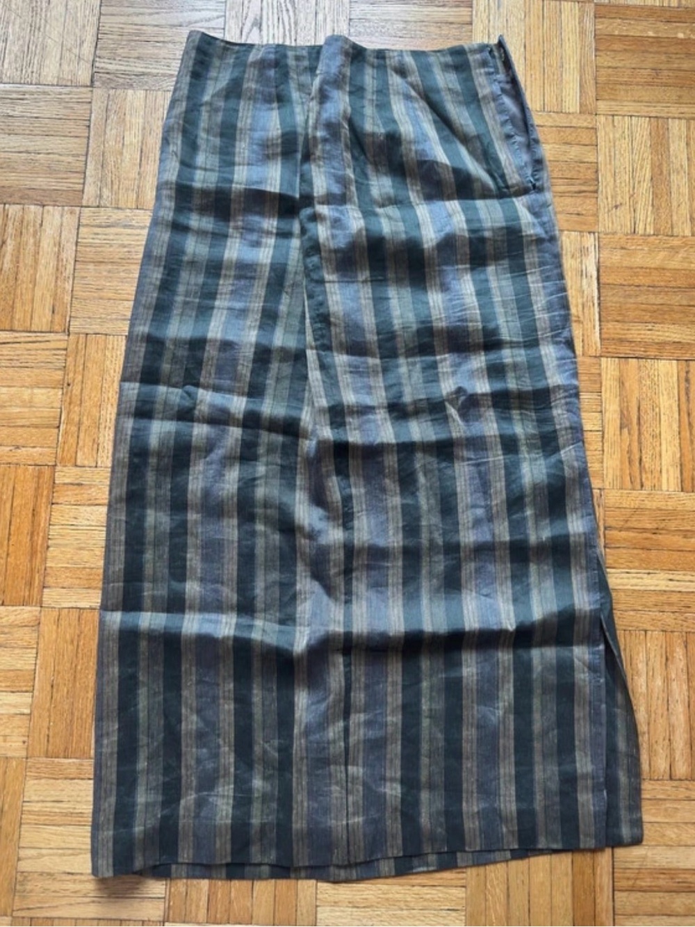 Striped vintage silky skirt in Navy and Gray